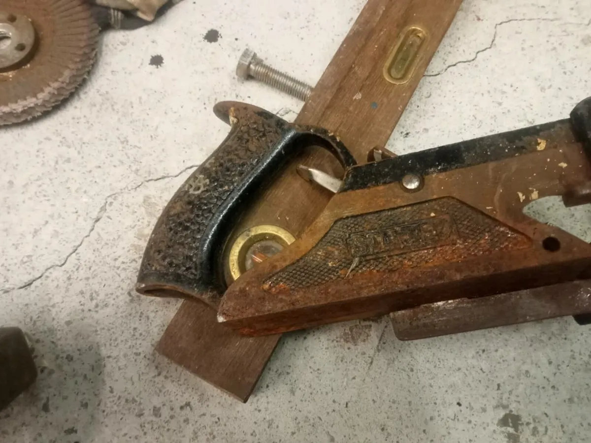 Selection of old wood planes and level - Image 2