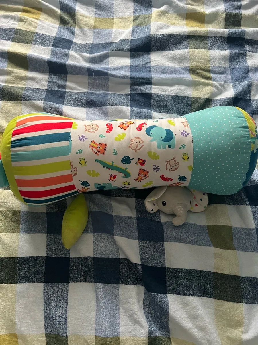 Tummy time pillow