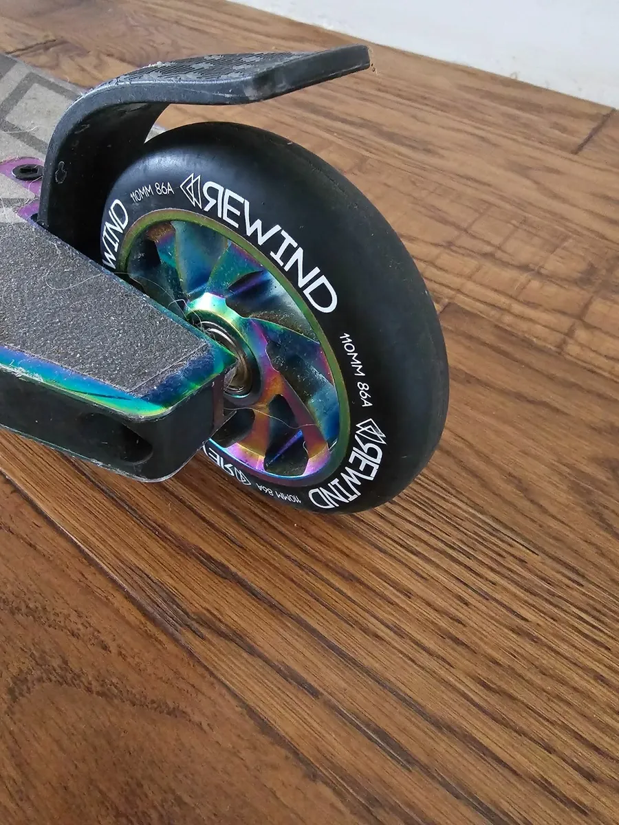 Scooter Rewind Neo Chrome - Image 3