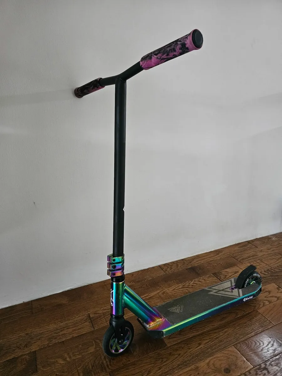 Scooter Rewind Neo Chrome - Image 1