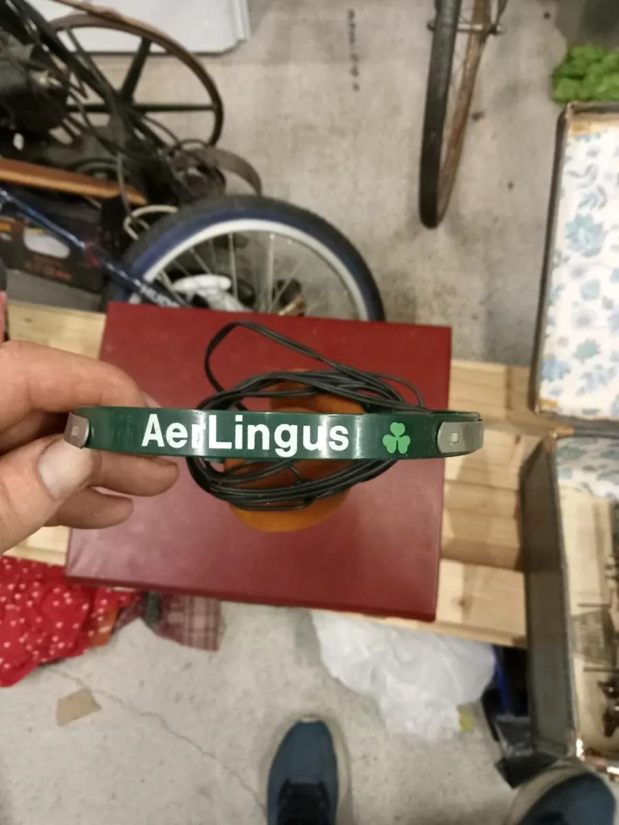 Old eir lingus ear phones - Image 1