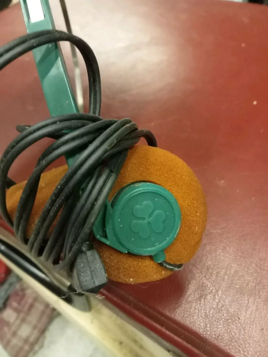 Old eir lingus ear phones - Image 2