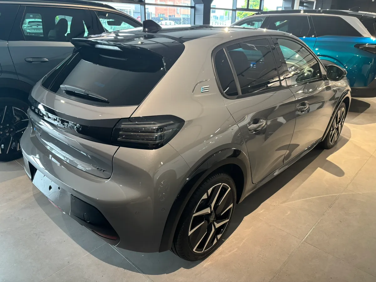 New Peugeot 208 eGT 54kwh - Image 3
