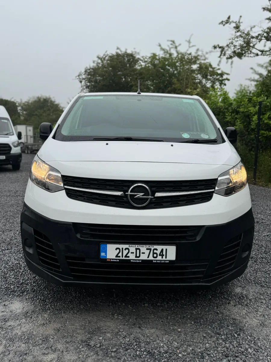 LWB twin sliding doors Vivaro - Image 2