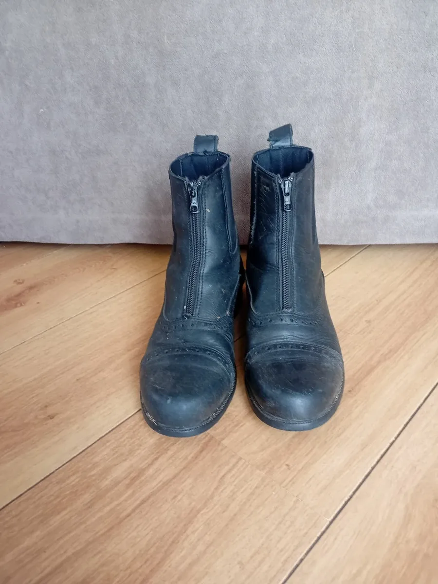 Short ankle boots - Image 1