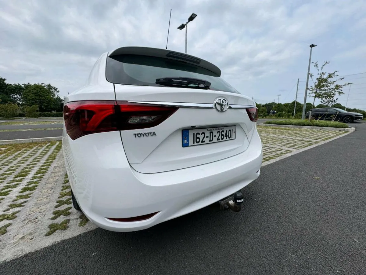 2016 Toyota Avensis 1.6D Estate  Low mileage - Image 2