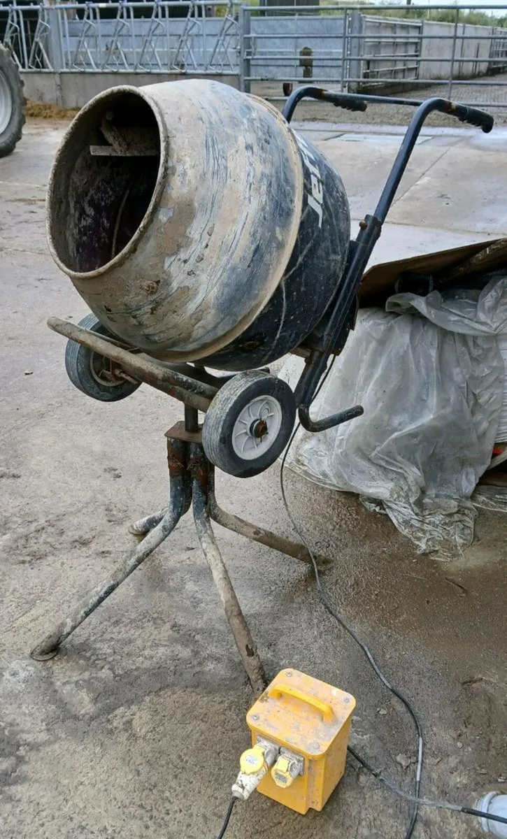 Cement mixer - Image 1