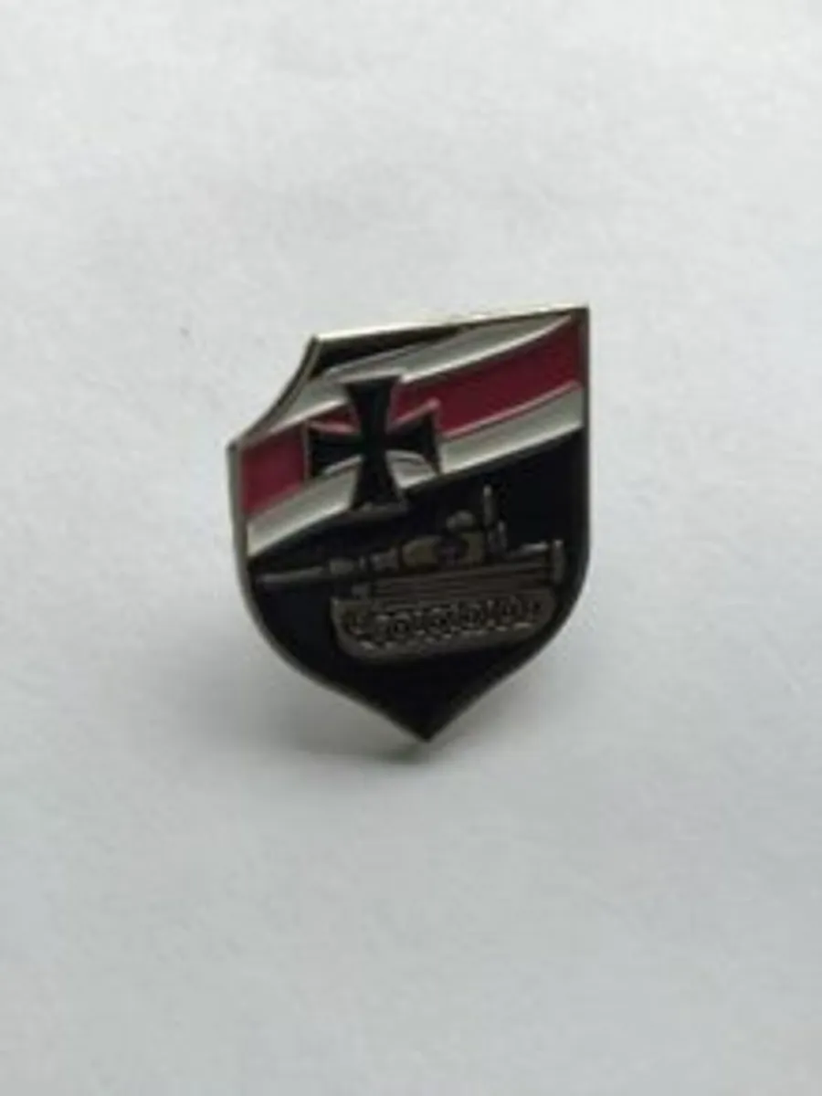 Militaria -= German Tank Korps pin badge
