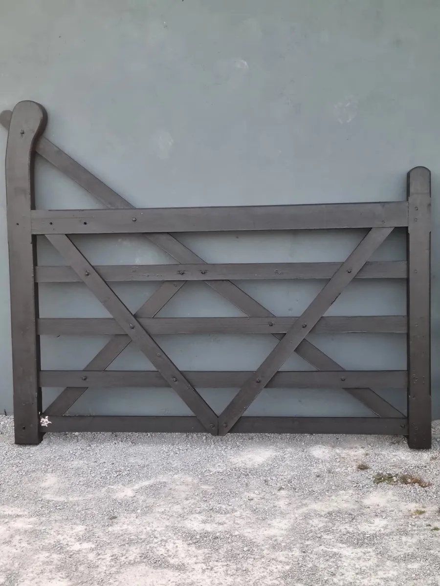 Wooden gates - Image 2