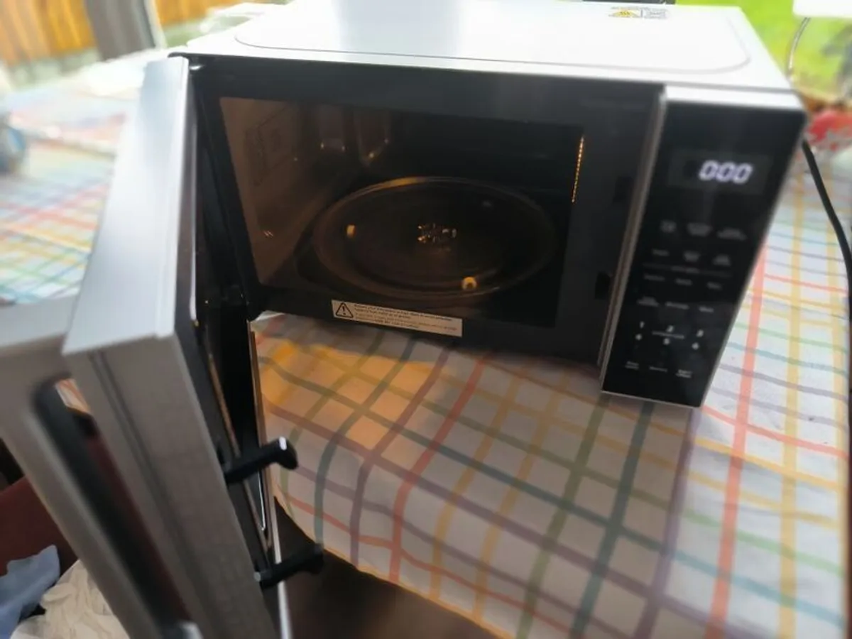microwave - Image 2