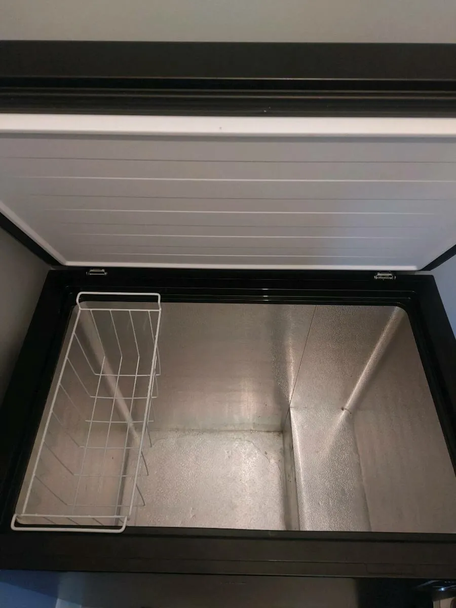 Chest Freezer - Image 2