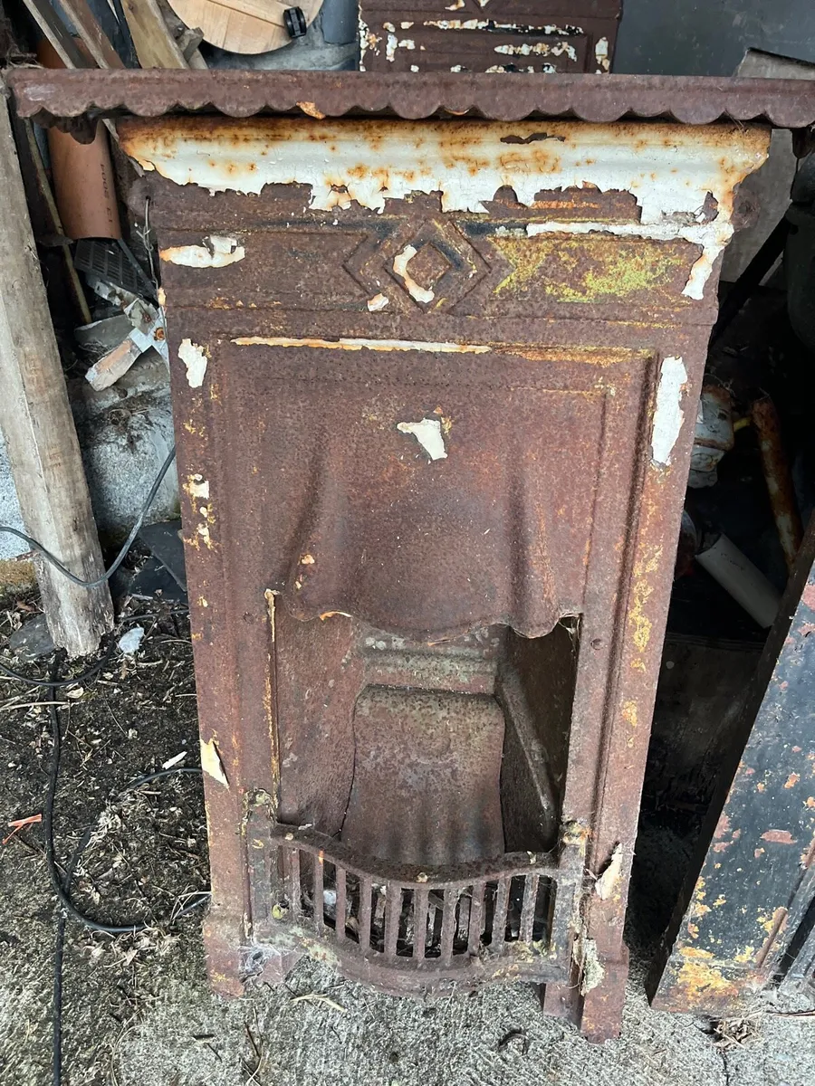 3 cast iron fireplaces - Image 3