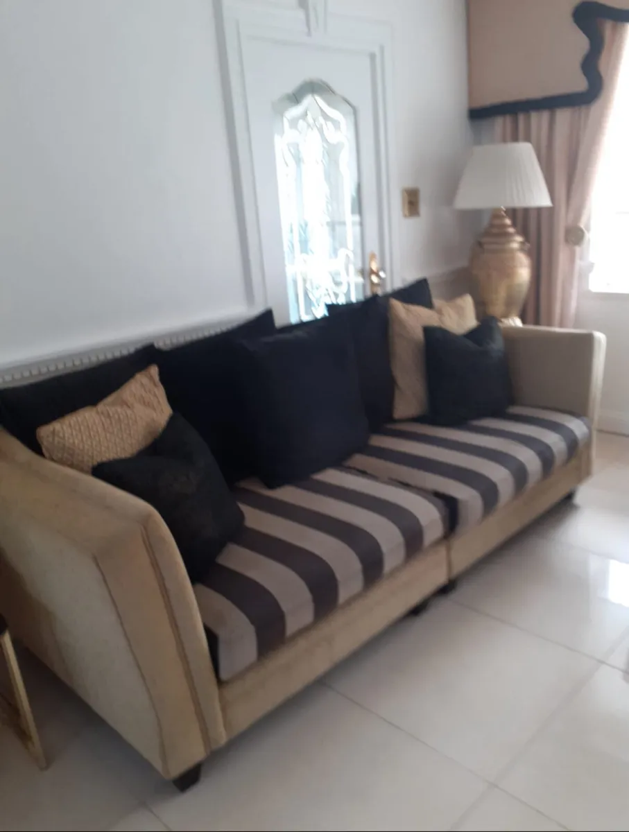 Suits of furniture - Image 1