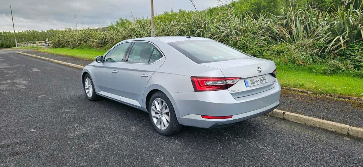 2018 Skoda Superb - Image 4