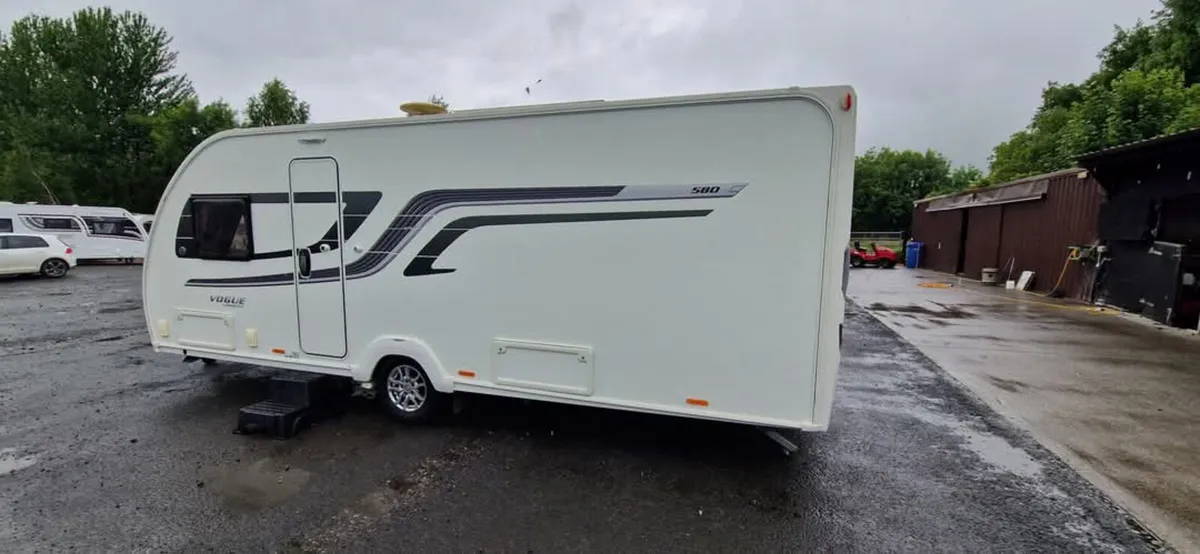 Swift Vouge Island Bed caravan - Image 3
