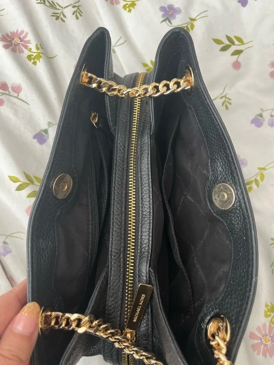 Genuine leather michael kors bag with gold hardware - Image 3