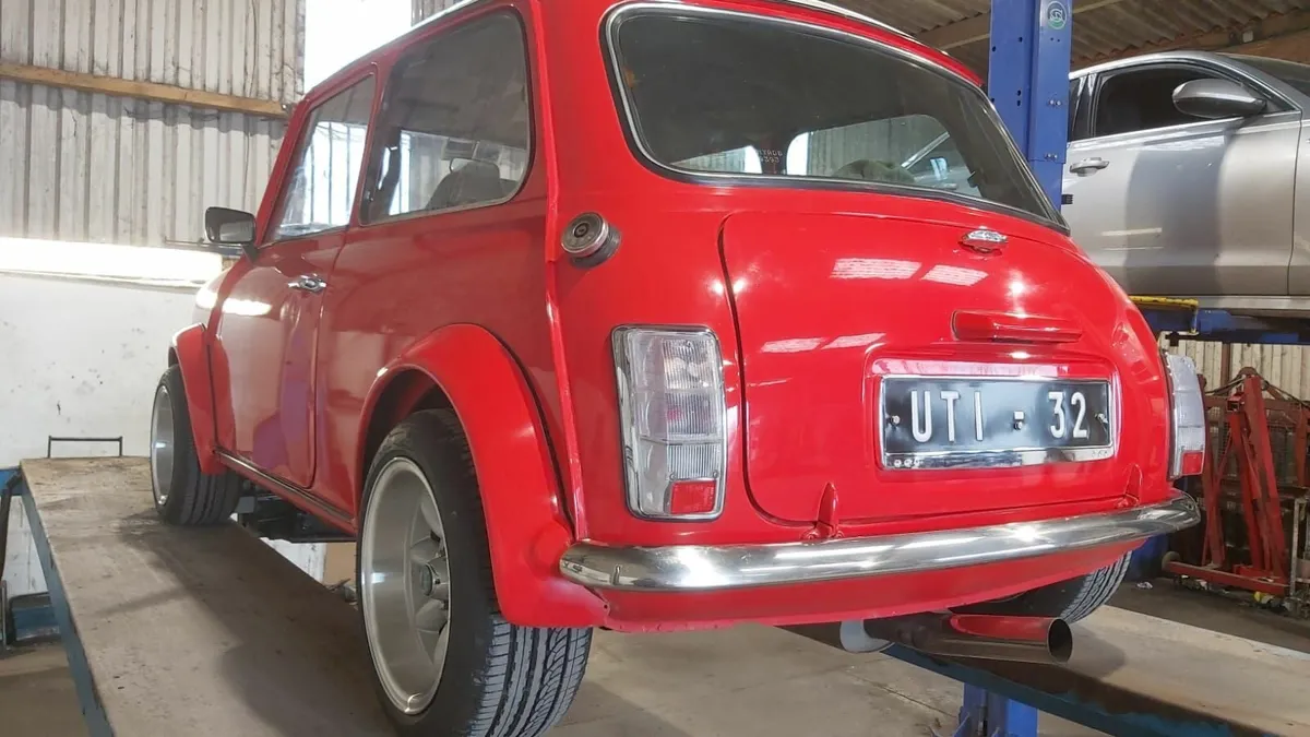 Mini 1275cc 1973 - Image 2