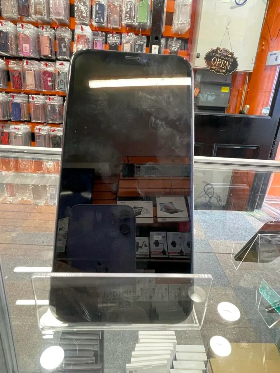 IPHONE 11 PRO 64GB 1 YEAR WARRANTY UNLOCKED - Image 3