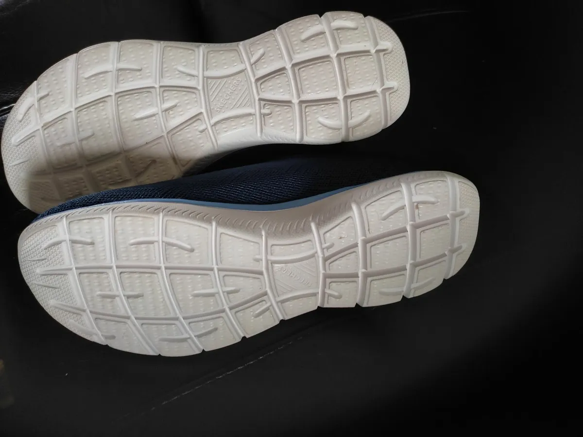 Sketchers runners - Image 1