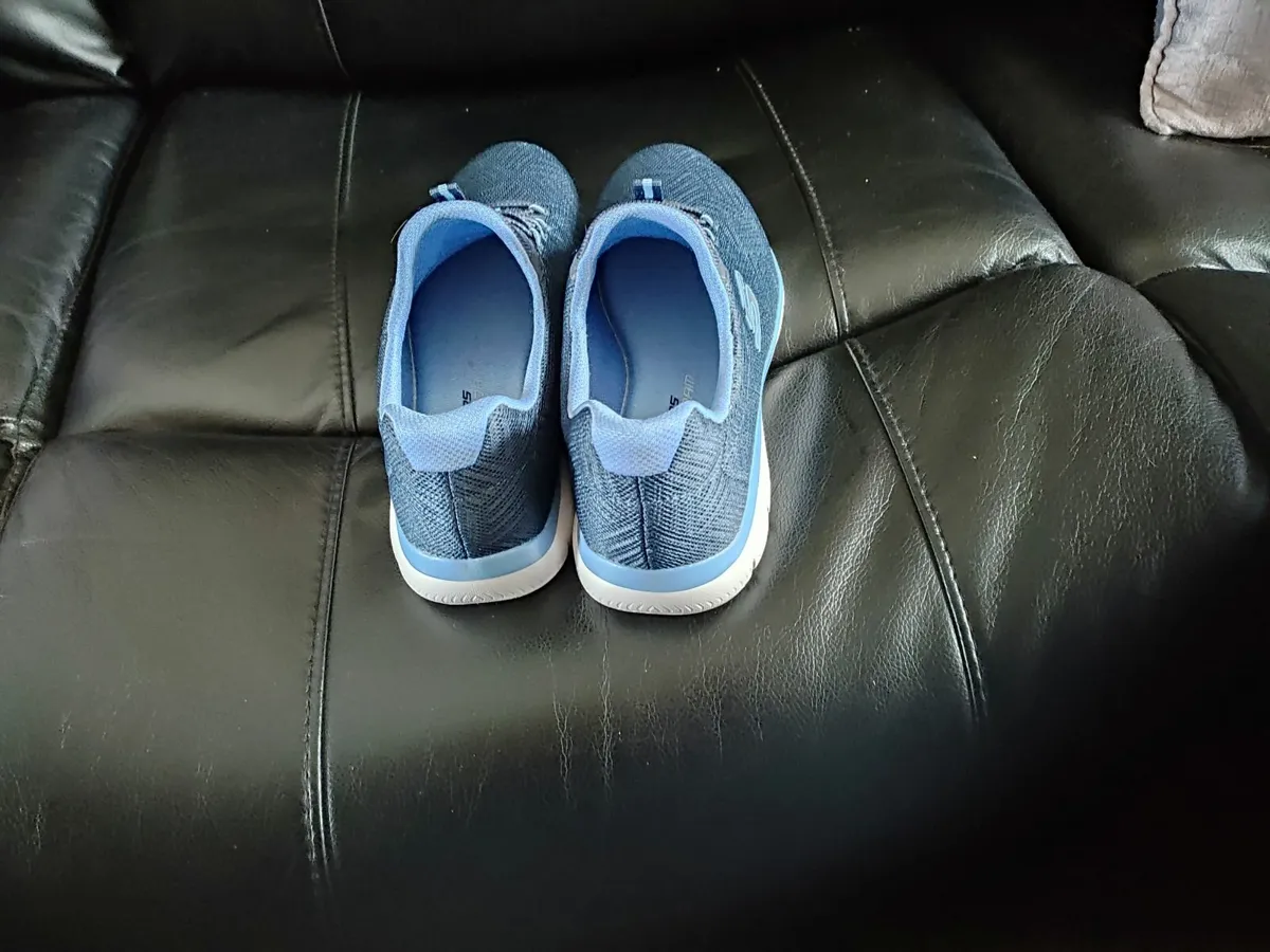 Sketchers runners - Image 2