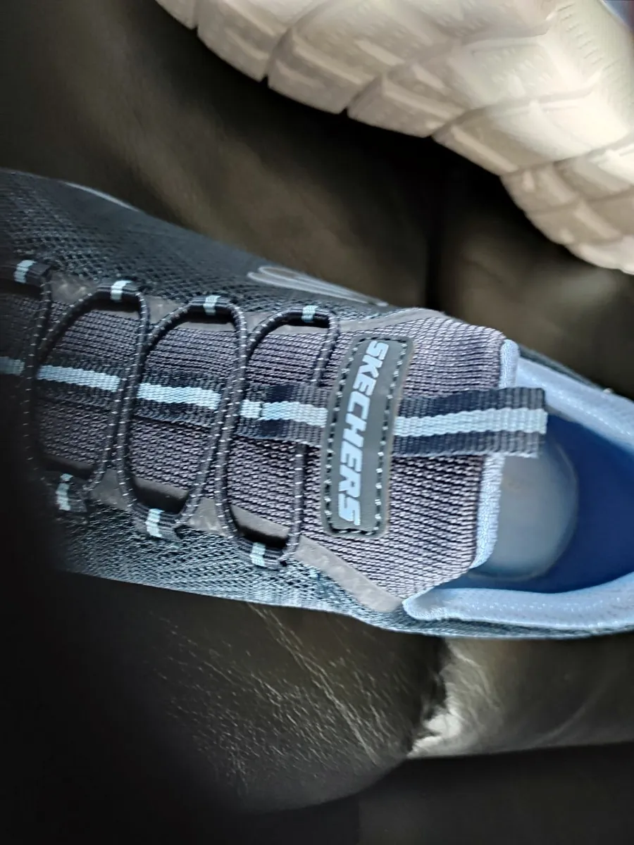 Sketchers runners - Image 4