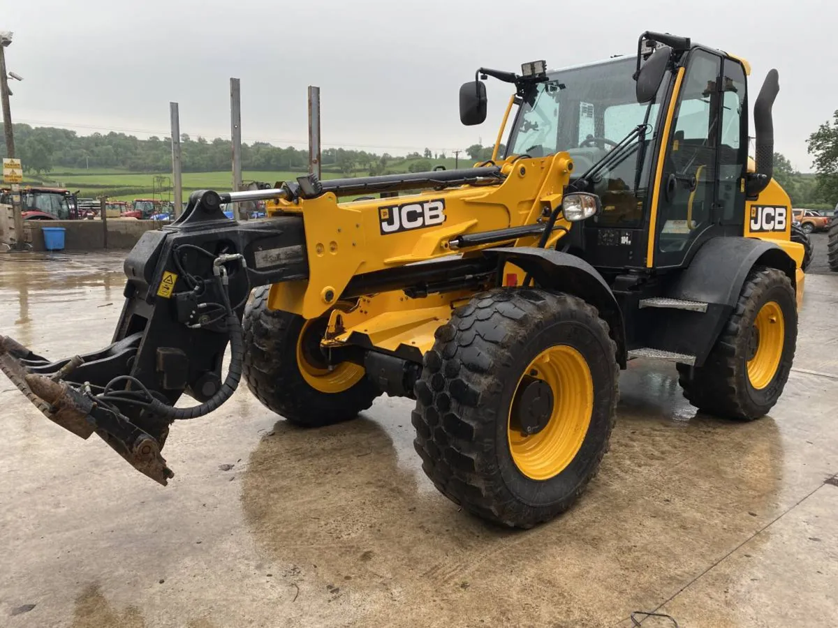 2023 JCB 320 S Telescopic Loader - Image 1