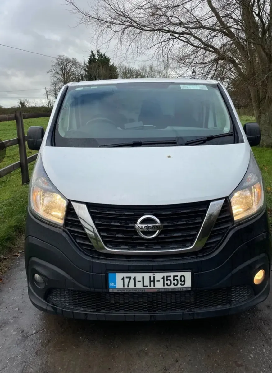 Nissan NV300 2017 Cvrt 5/2026 - Image 2