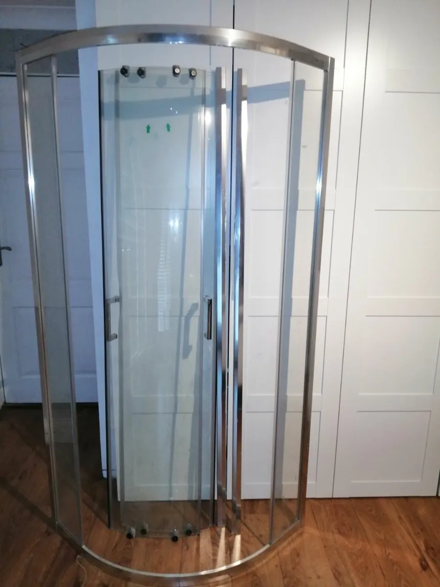 Shower Door 800mm quadrant. Heritage hand basin - Image 2