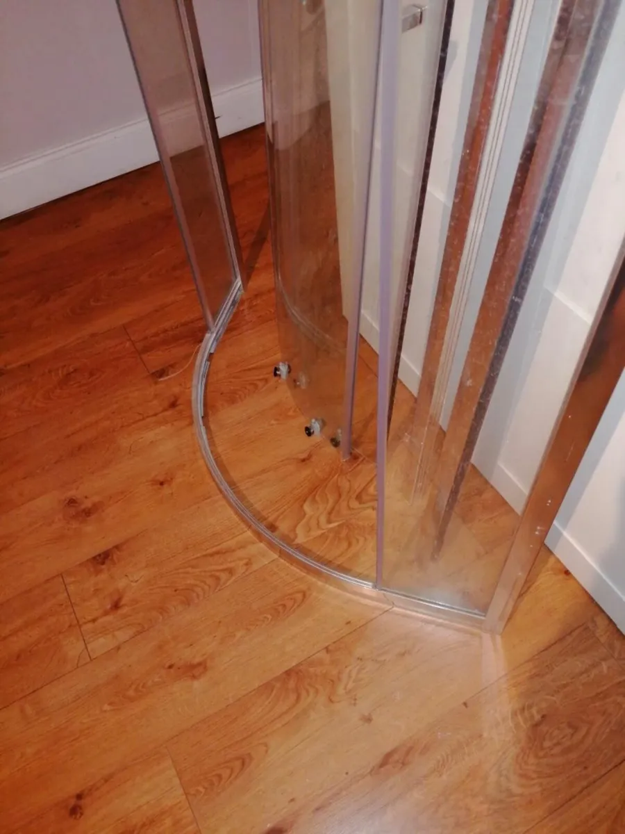 Shower Door 800mm quadrant. Heritage hand basin - Image 3