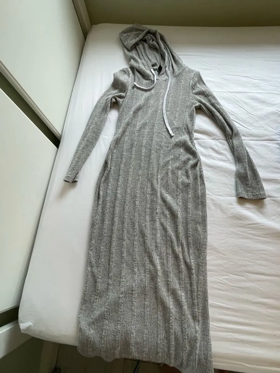 Maternity clothes - Image 2