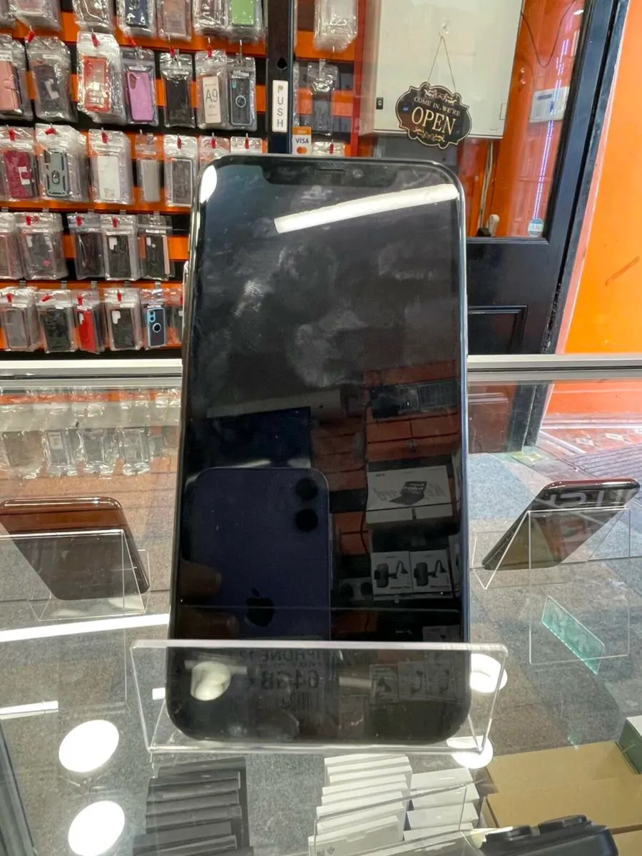 IPHONE 11 PRO 256GB 1 YEAR WARRANTY UNLOCKED - Image 2