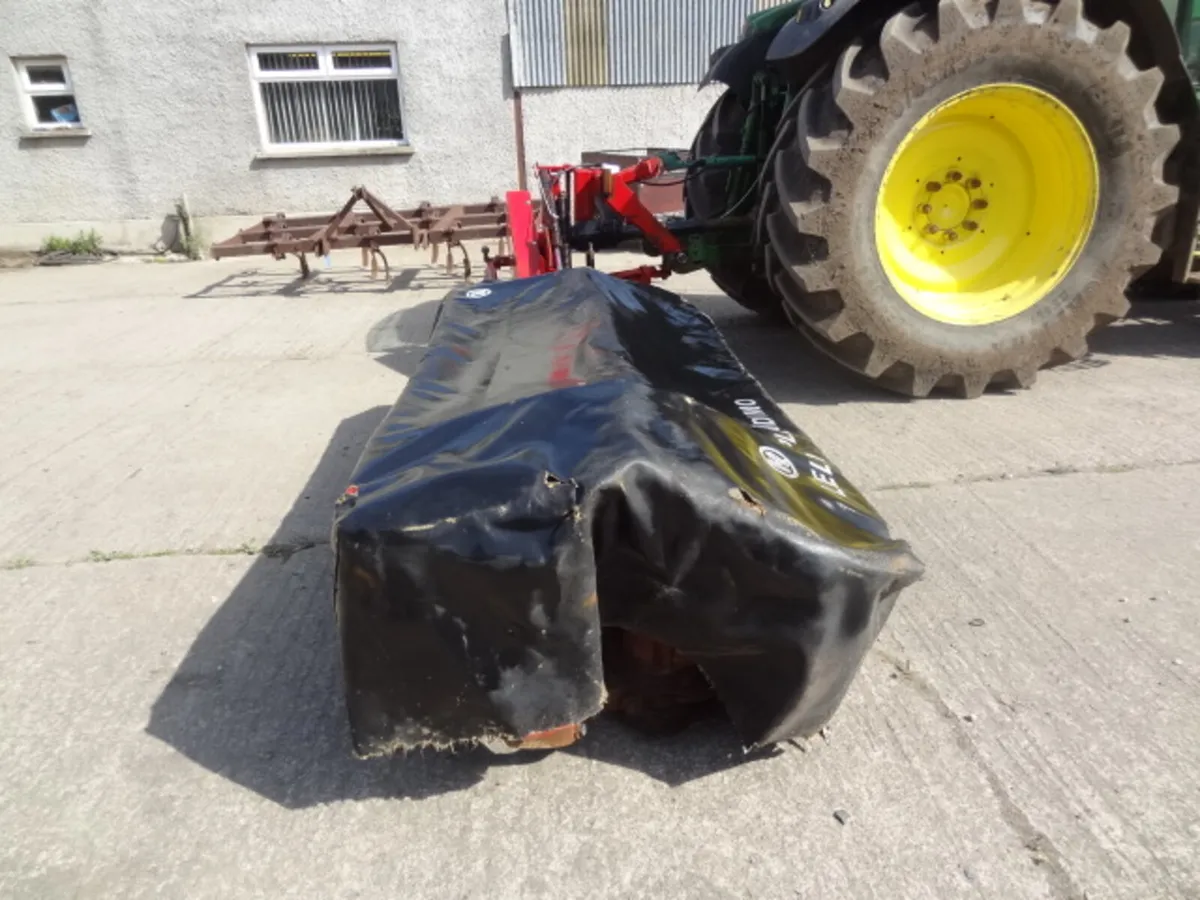 Lely Splendimo 240 Side Mounted Disc Mower - Image 2