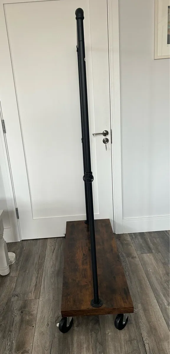 Clothes rail - Image 2