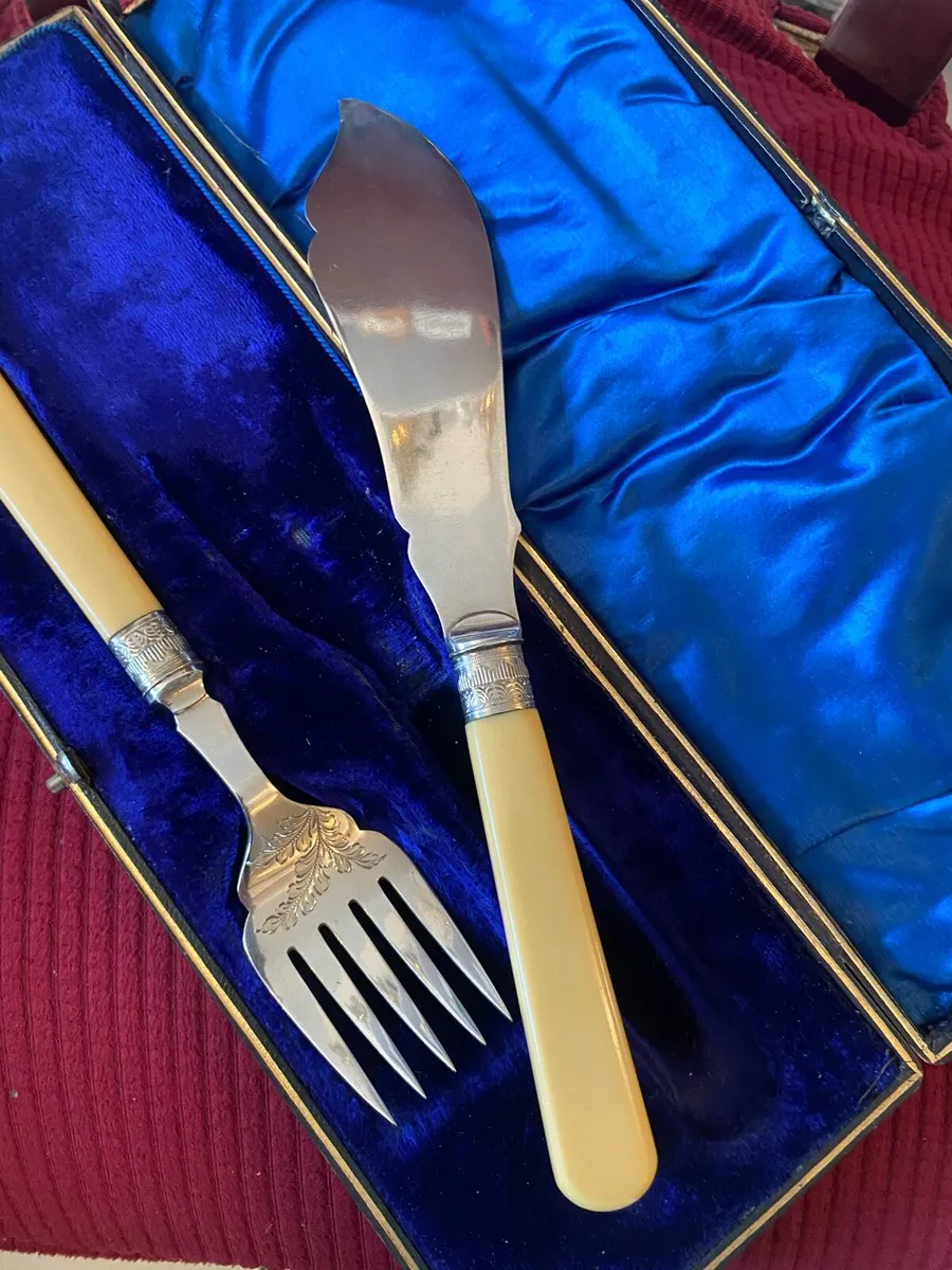 Antique But e Handle Fish Server Set - Image 4