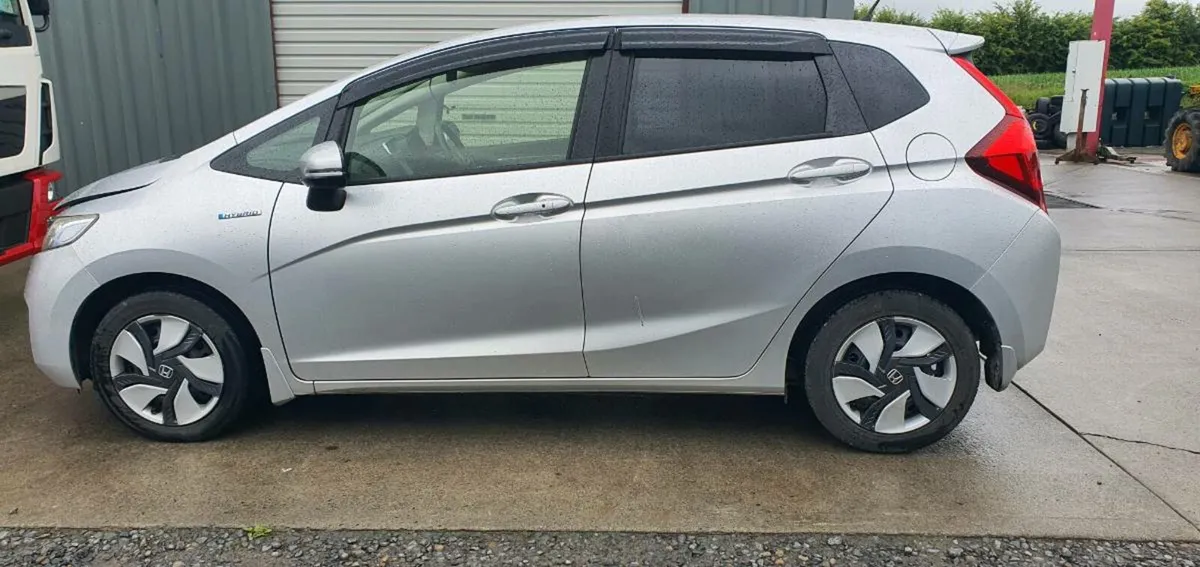 132 HONDA FIT HYBRID - Image 4