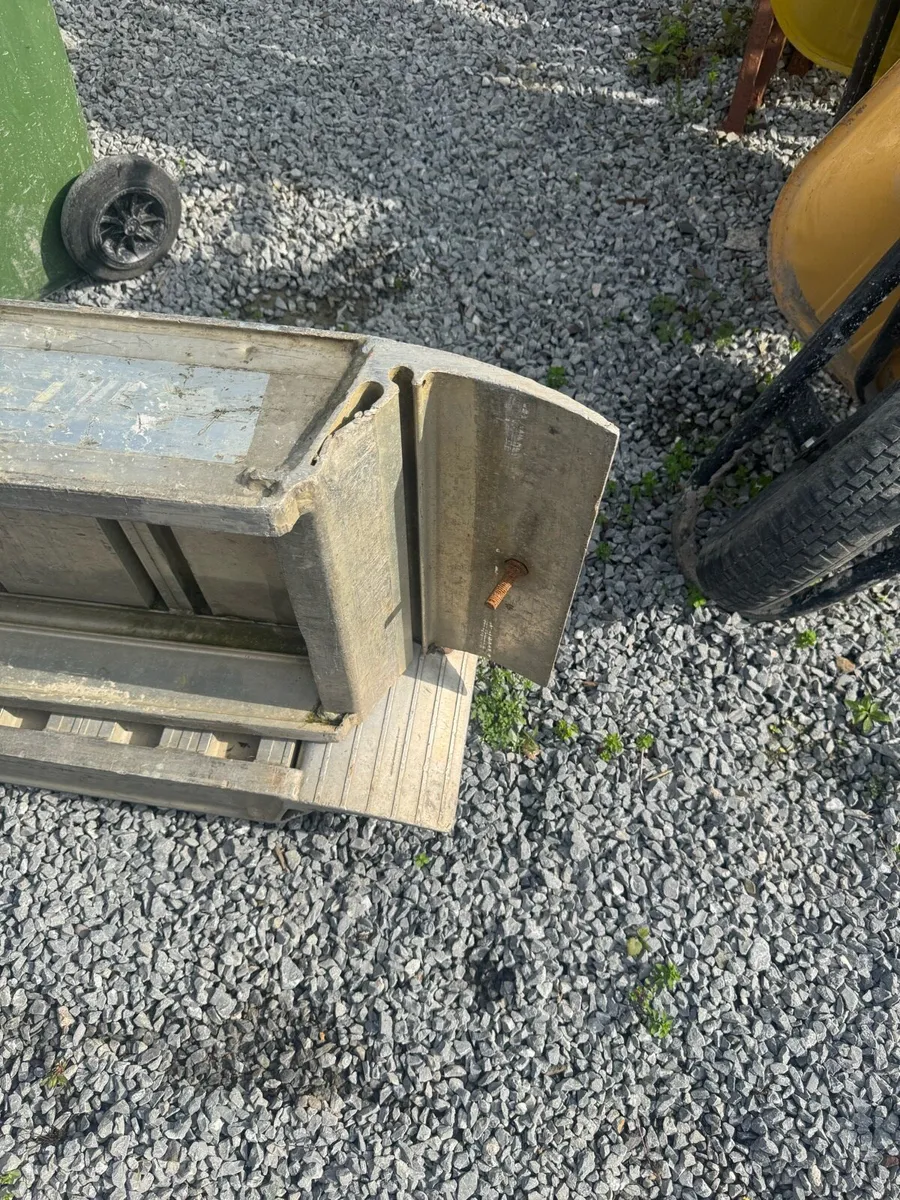 Aluminum loading ramps - Image 2