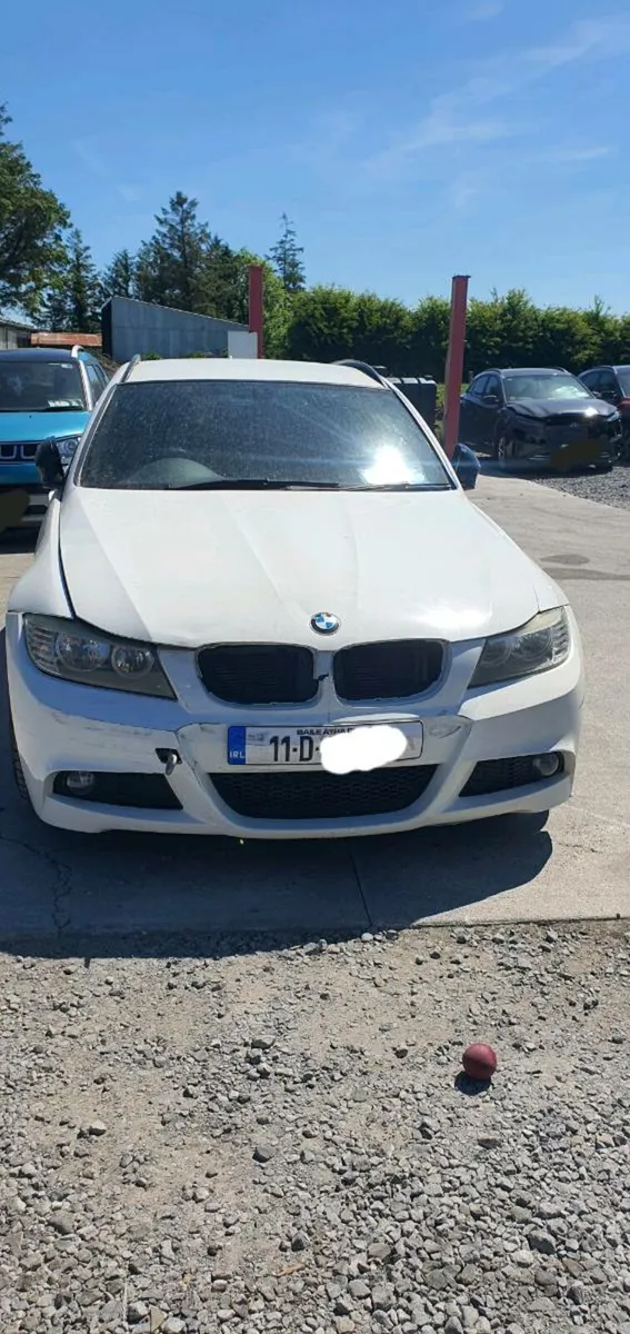11 BMW 320D M-SPORT ESTATE - Image 2