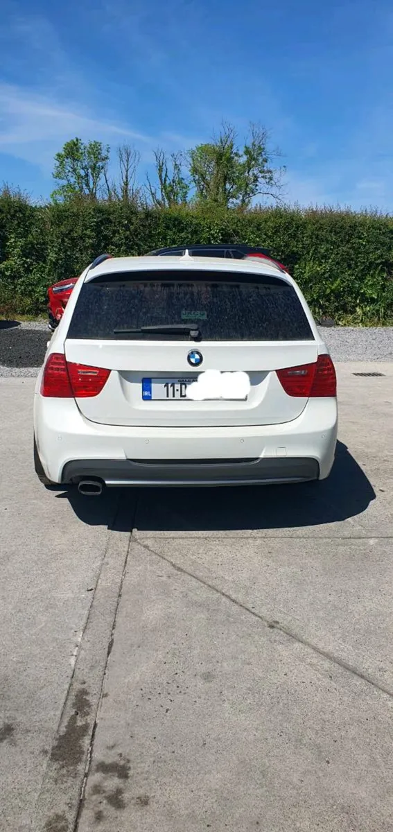 11 BMW 320D M-SPORT ESTATE - Image 4