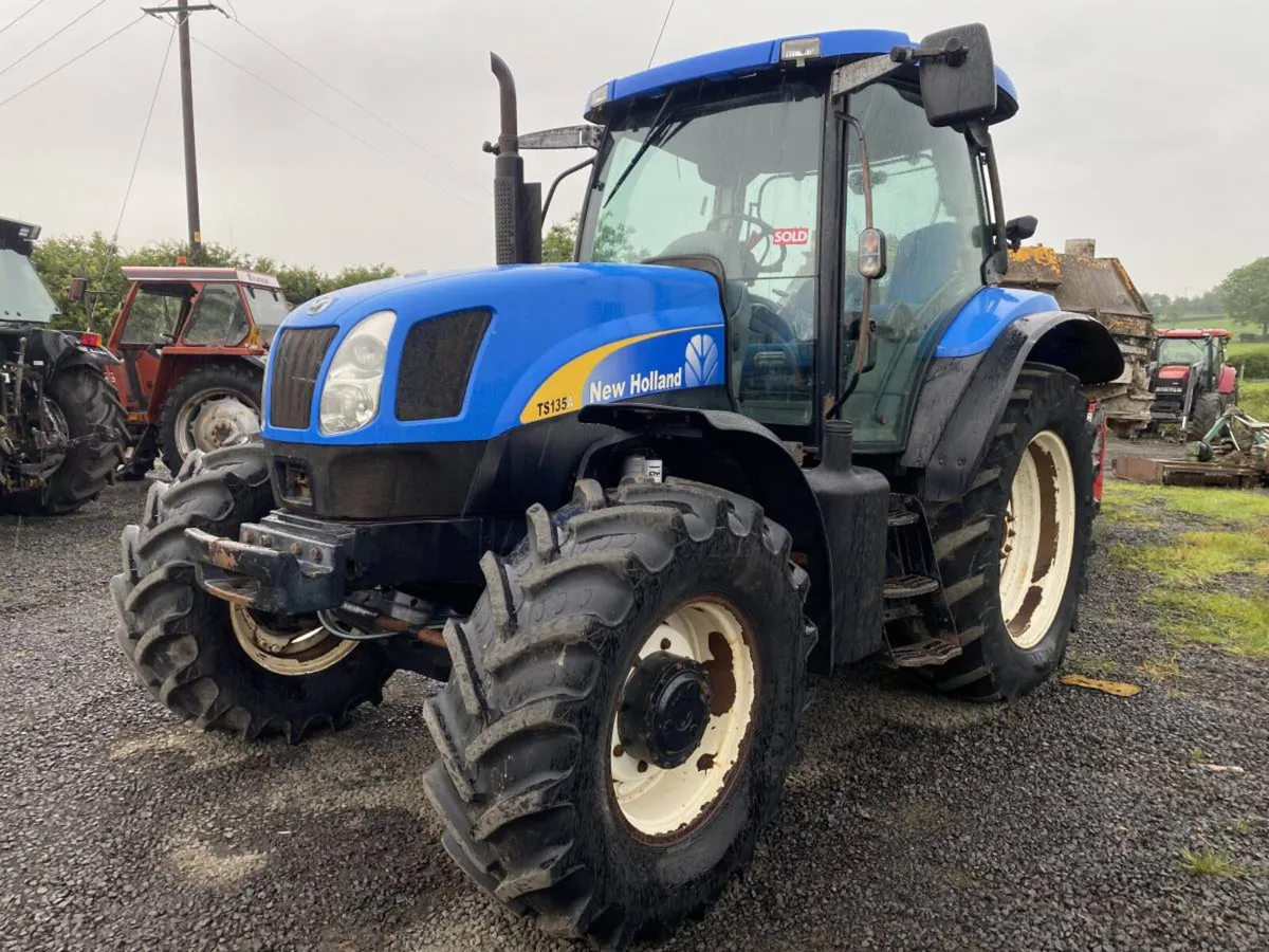 DUE IN - 2004 New Holland TS 135 A - Image 1