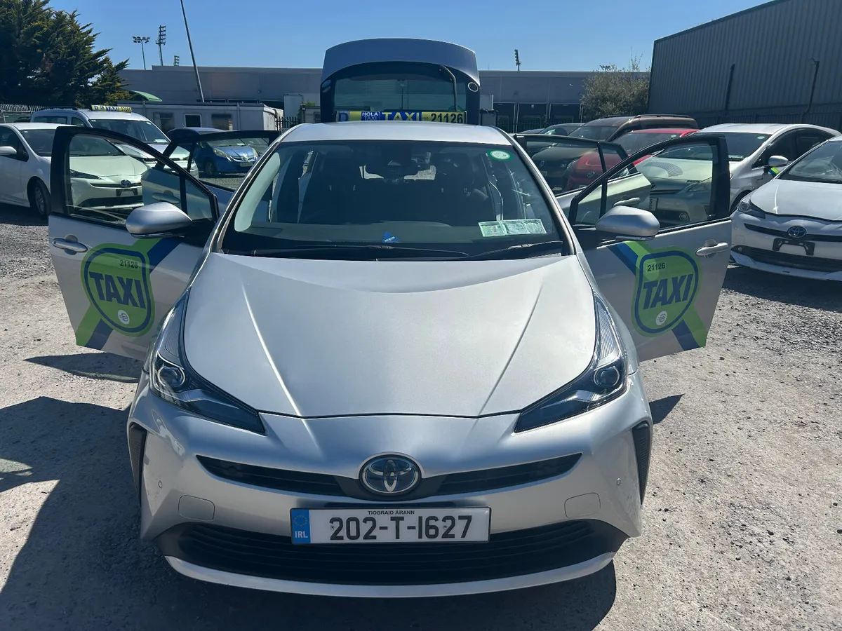 READY TAXI 2020 (202) TOYOTA PRIUS HYBRID LUXURY - Image 1