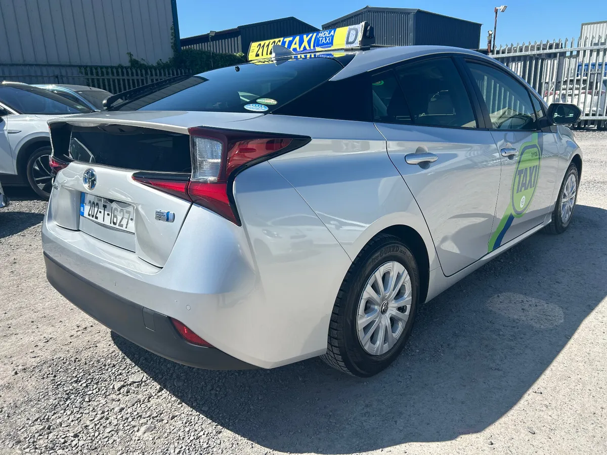 READY TAXI 2020 (202) TOYOTA PRIUS HYBRID LUXURY - Image 4