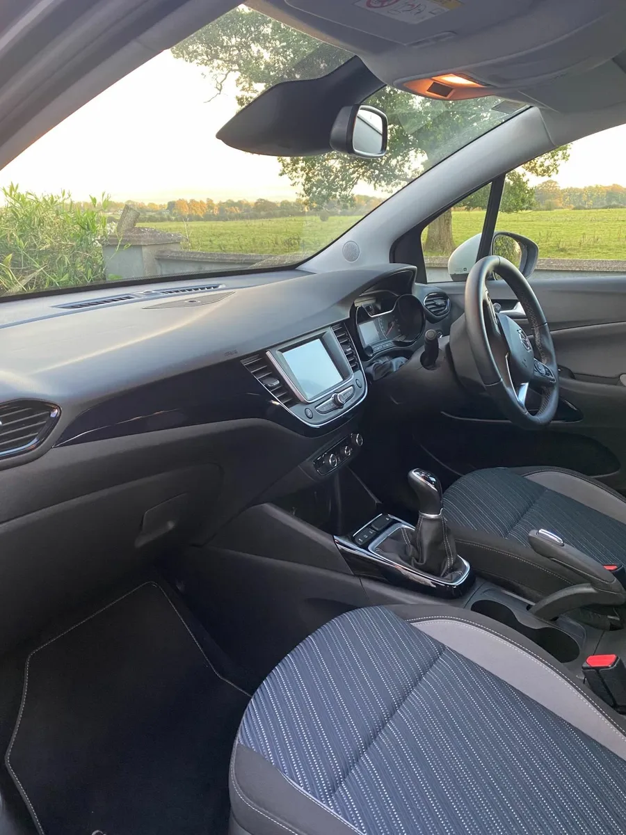 Opel Crossland X 2020 120 Years Limited Edition - Image 4