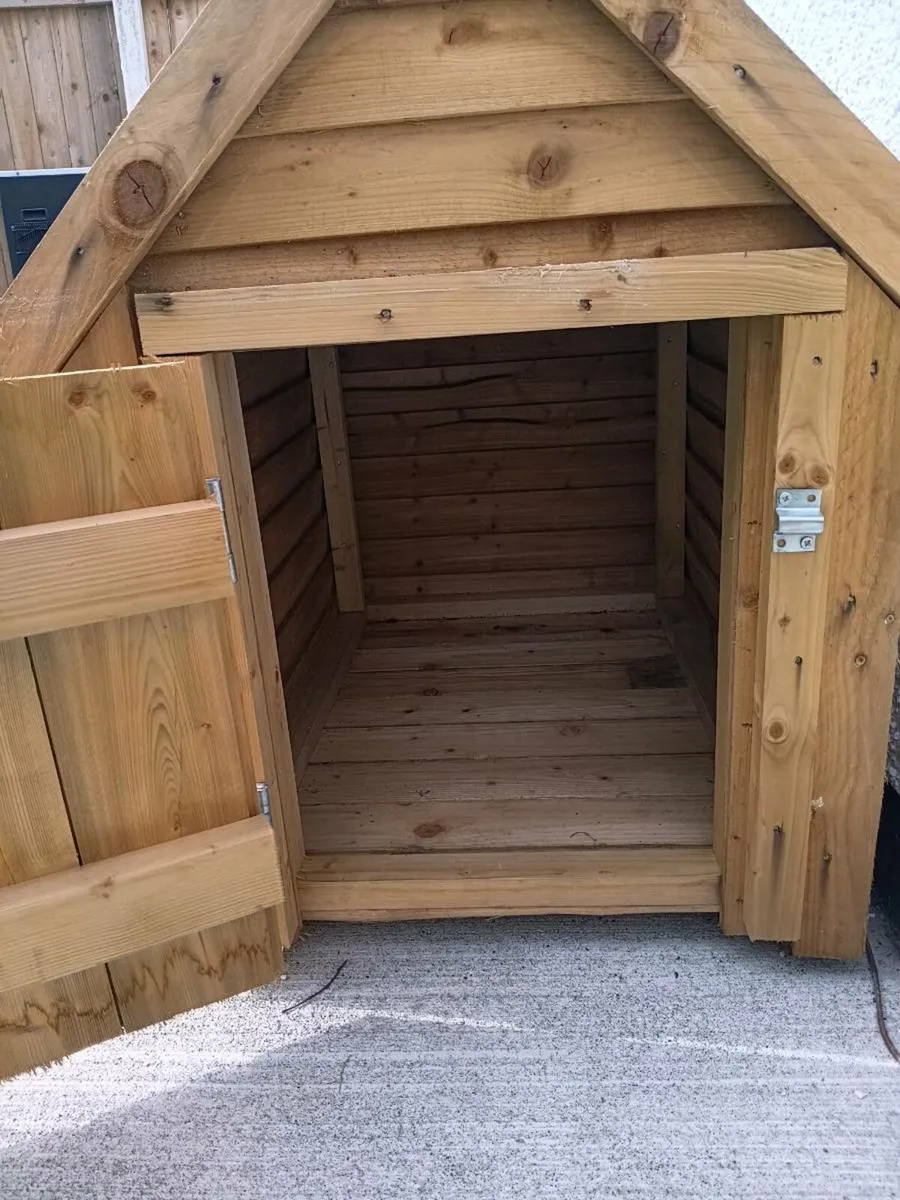 Dog house - Image 2