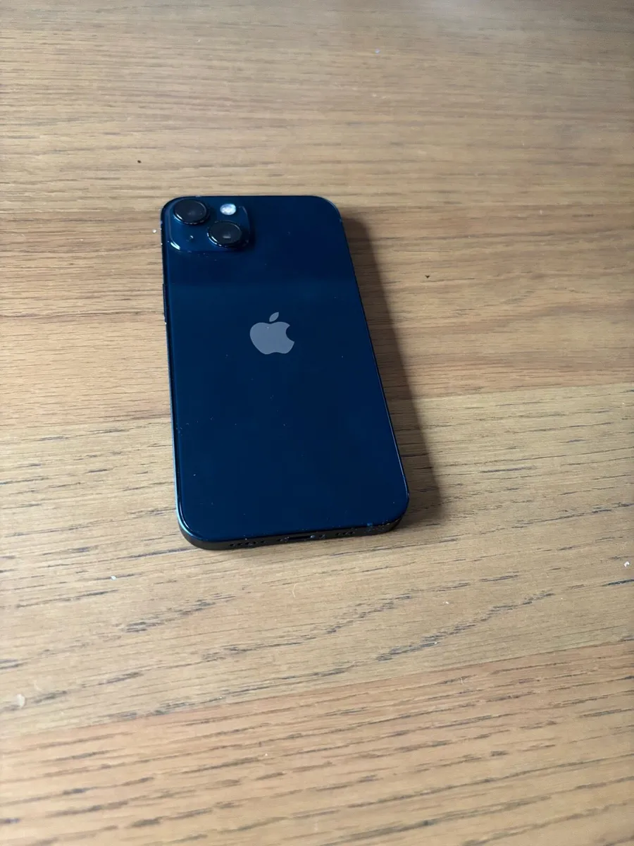 iPhone 13 - Image 2