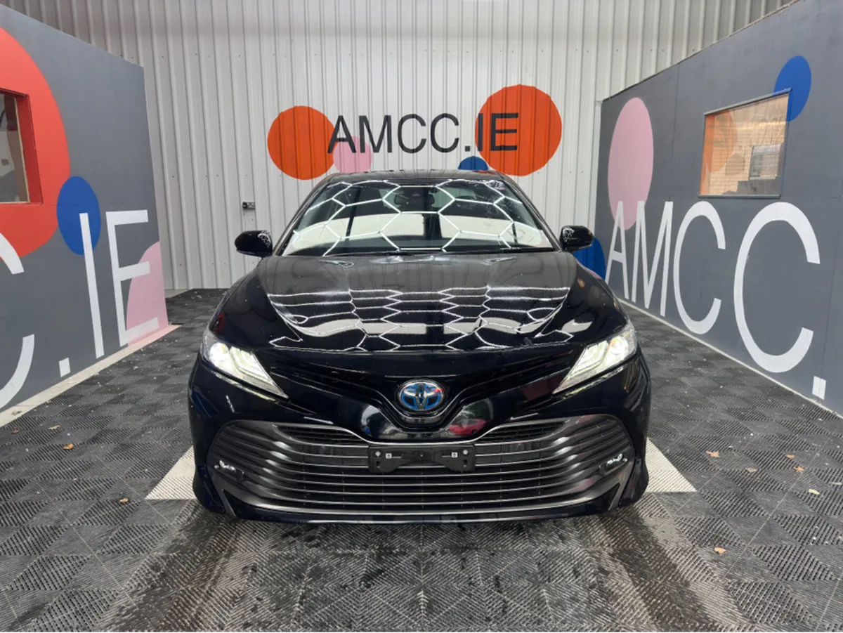 Toyota Camry 2.5 HYRBID / 81k KMs / AUTOMATIC / CR - Image 2