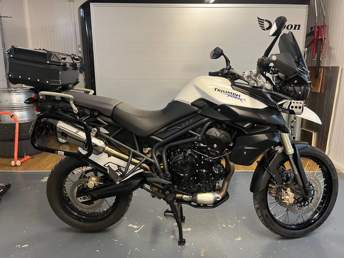 Triumph tiger 800 - Image 1
