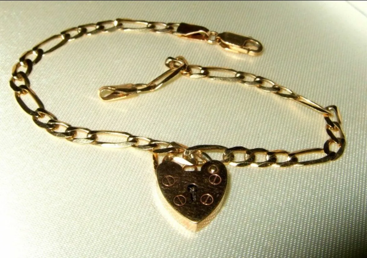 Vintage Hallmarked 9ct Gold 'Padlock' Bracelet - Image 1