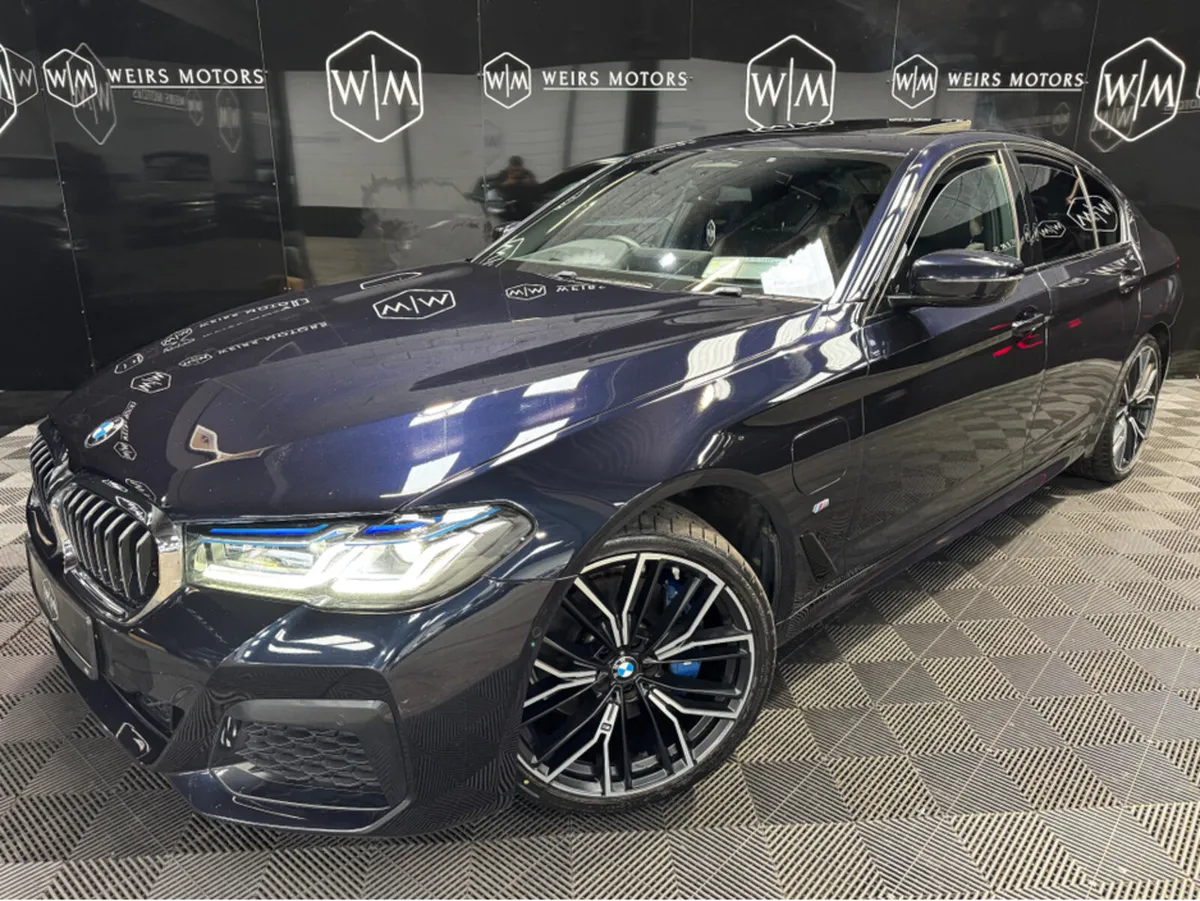 BMW 5-Series 530E M-SPORT PLUS / HARMON KARDON/ SU - Image 1