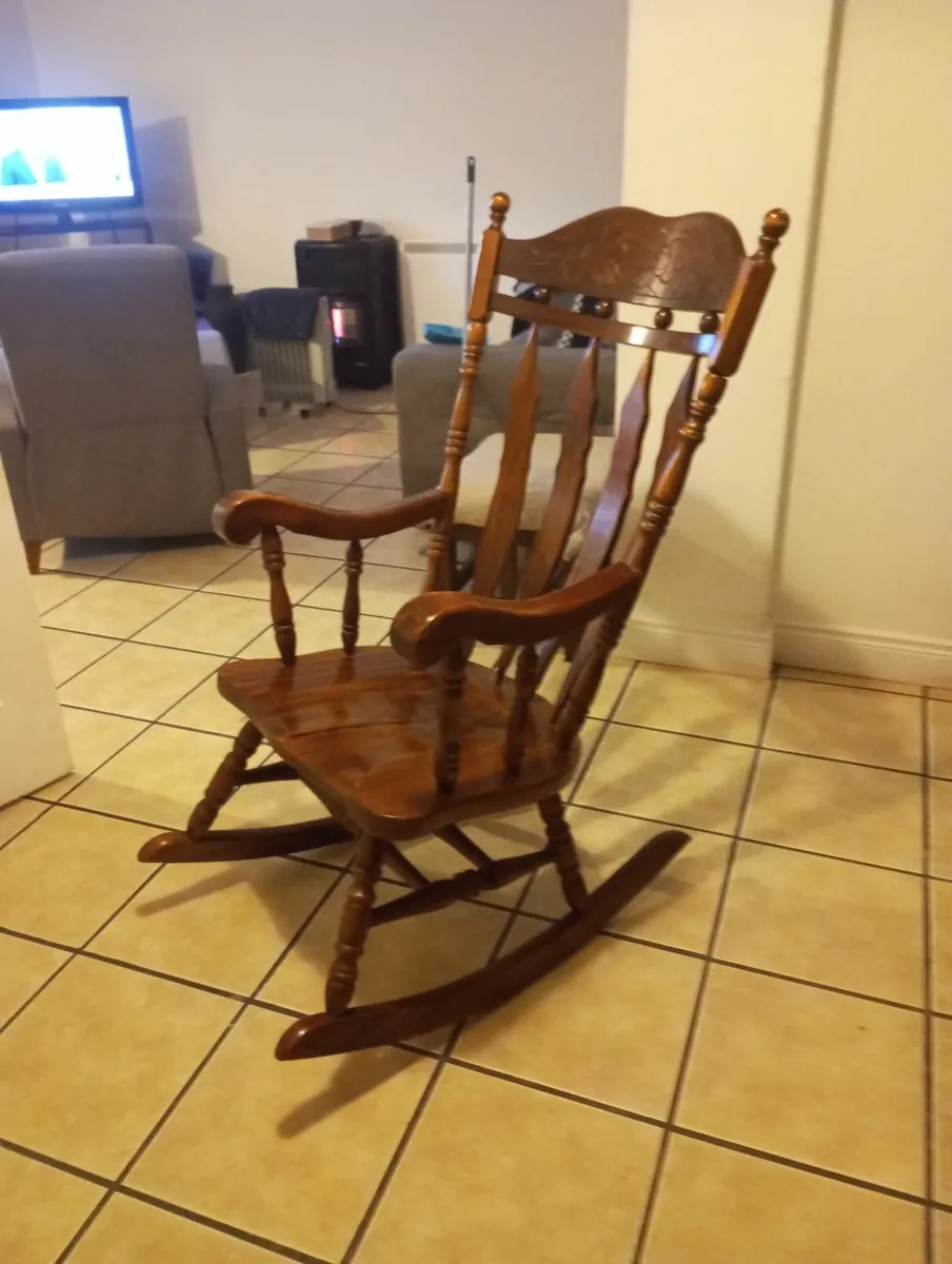 Vintage rocking chair - Image 1