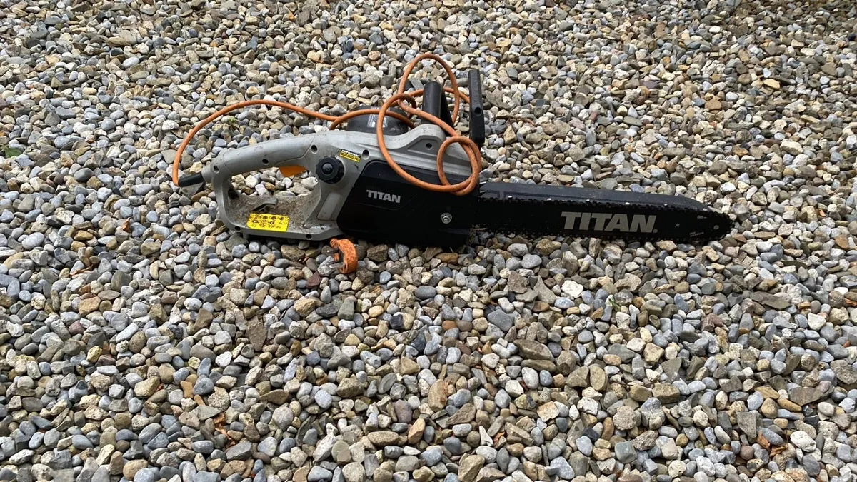 Electric Chainsaw - Image 1